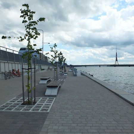 Riverside Promenade Apartment Riga Buitenkant foto